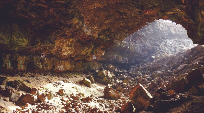 Grotta, Foto di Free-Photos da Pixabay