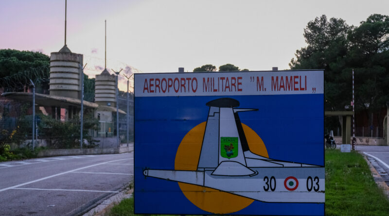 L'ingresso dell'ex aeroporto militare di Elmas. Foto di Marina Federica Patteri