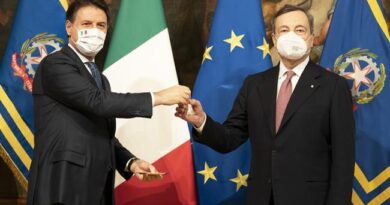 Giuseppe Conte, Mario Draghi, foto Governo.it licenza CC-BY-NC-SA 3.0 IT