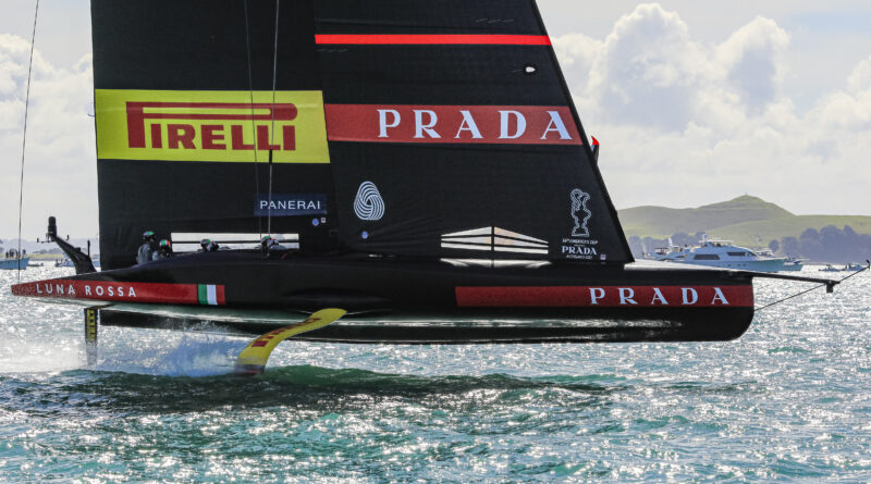 Luna Rossa Prada Pirelli, Emirates Team New Zealand, America's Cup, foto Luna Rossa Prada Pirelli