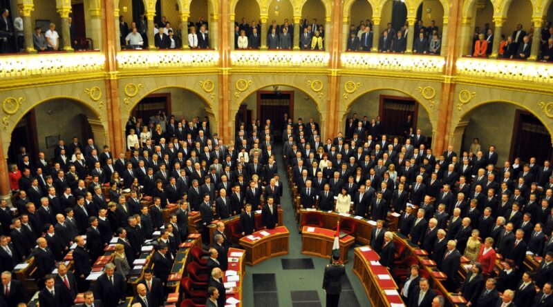 Parlamento ungherese, Foto di Norbert Oriskó da Pixabay
