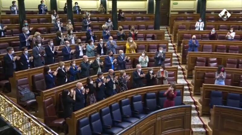 Il Parlamento spagnolo approva la legge che legalizza eutanasia e suicidio assistito