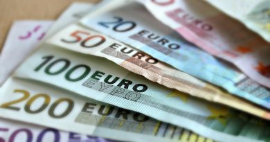 Banconote, foto martaposemuckel da Pixabay