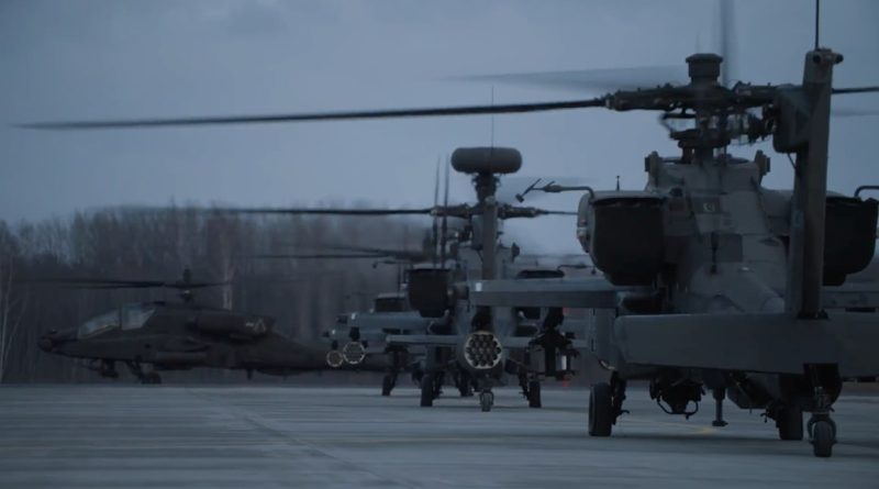 Elicotteri Apache, foto Nato.int