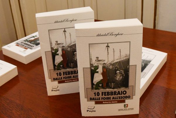 Il libro di Roberto Menia sulle foibe e l'esodo, nella nuova edizione arricchita, uscita oggi alla vigilia del Giorno del Ricordo