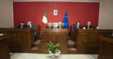 Consiglio dei Ministri a Cutro, foto Governo.it licenza CC-BY-NC-SA 3.0 IT