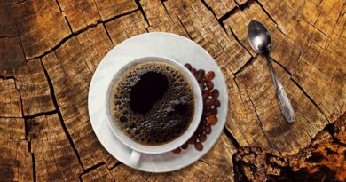 Caffè, https://coffeegeek.tv/best-breville-espresso-machine/ foto Hansuan_Fabregas da pixabay.com