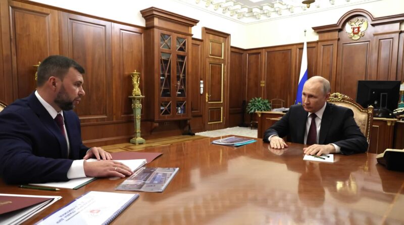 Vladimir Putin, Denis Pushilin, foto Kremlin.ru