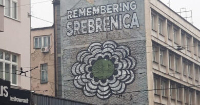 Murales in ricordo del massacro di Sbrebrenica, foto Sardegnagol riproduzione riservata