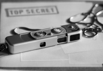 Spionaggio, foto Peter Wiberg da Pixabay.com